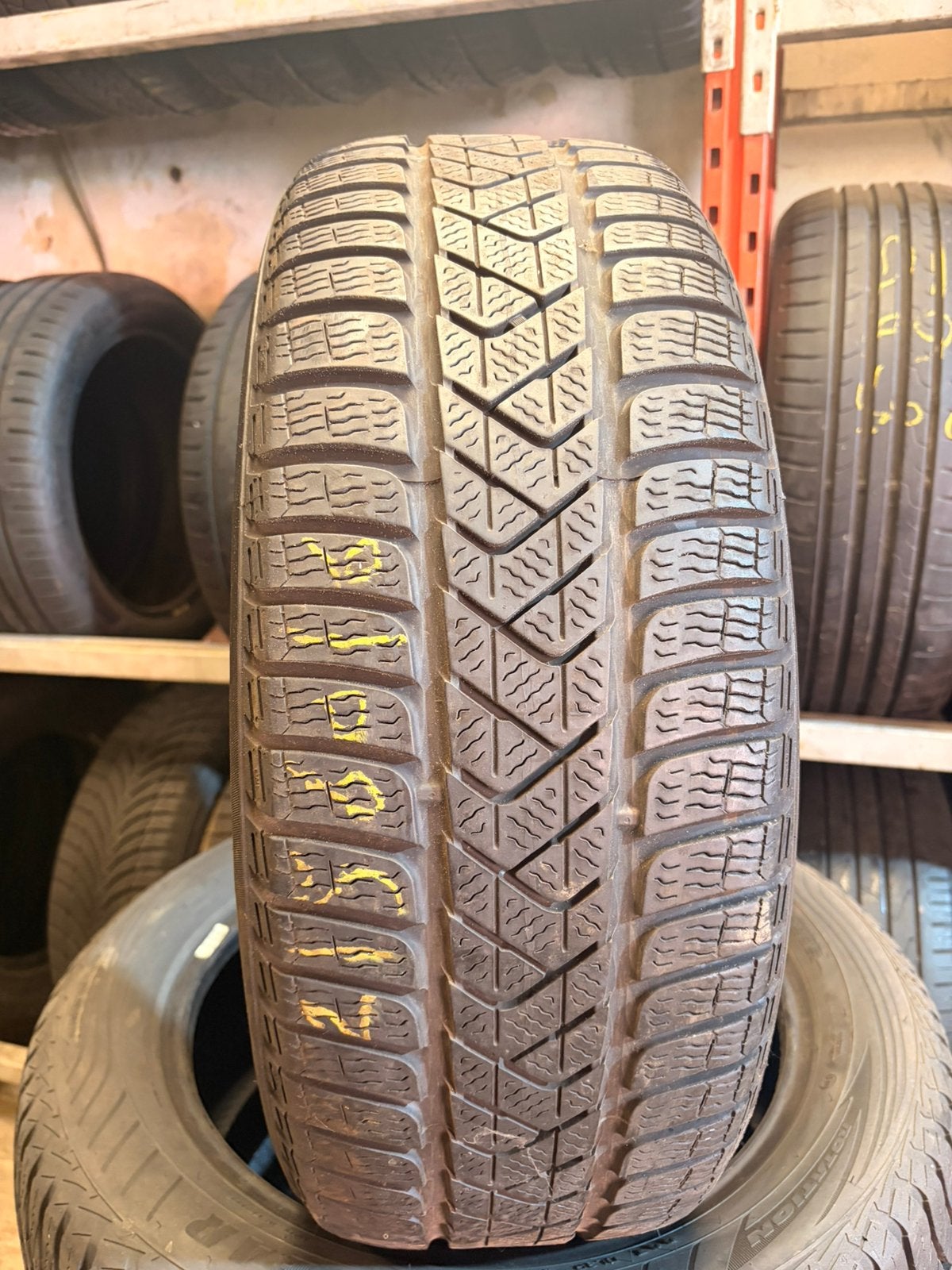 215 60r16 pirelli avec montage et équilibrage, Enlèvement, Utilisé