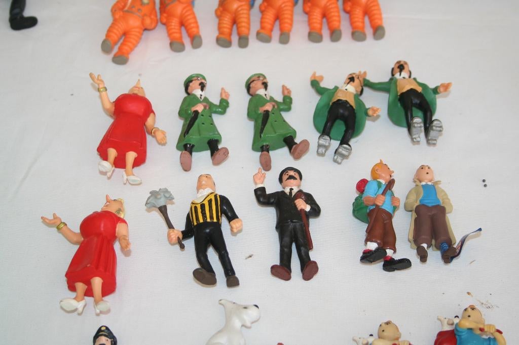 Tintin gros lot de 76 figurines dans une boîte métallique, Collections, Enlèvement ou Envoi, Tintin, Comme neuf