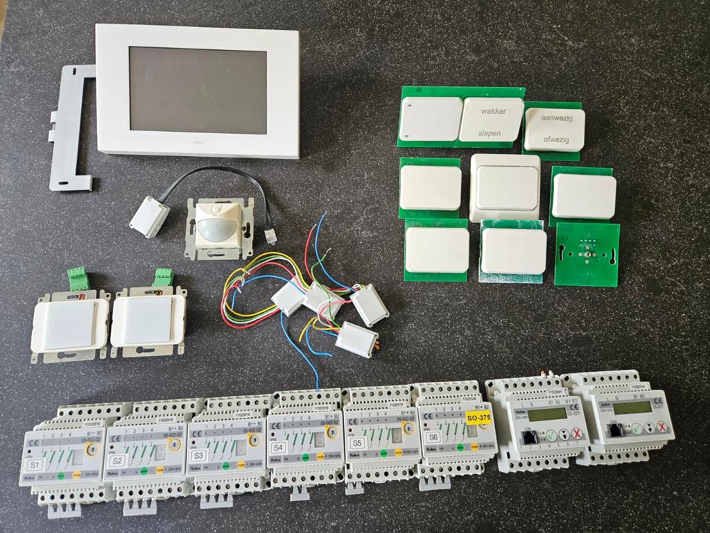 NIKOBUS COMPLEET SET- schakelaars, sensoren, modules etc, Bricolage & Construction, Envoi
