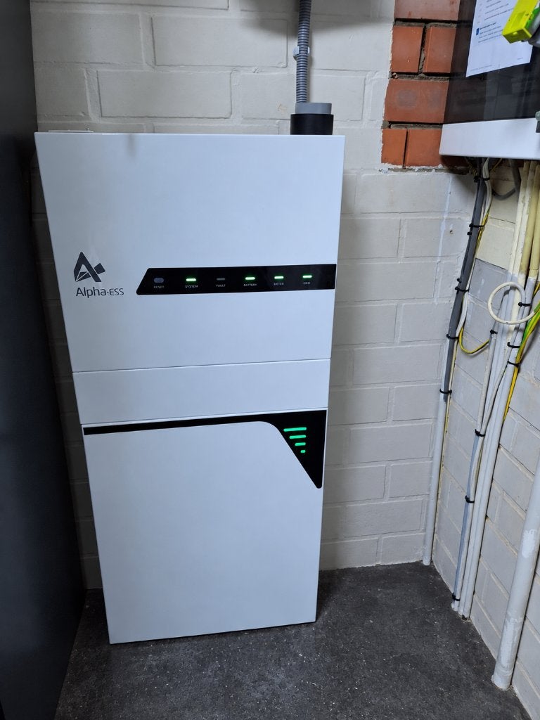 AlphaESS omvormer 10 kW + thuisbatterij 10,1 kWh, Doe-het-zelf en Bouw, Ophalen, Zo goed als nieuw, Overige typen, Minder dan 100 wattpiek