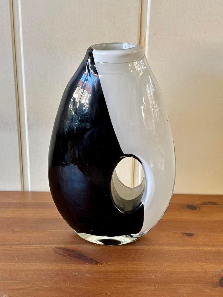 Zwart witte glazen vaas, Ophalen, Zo goed als nieuw, Zwart, Glas