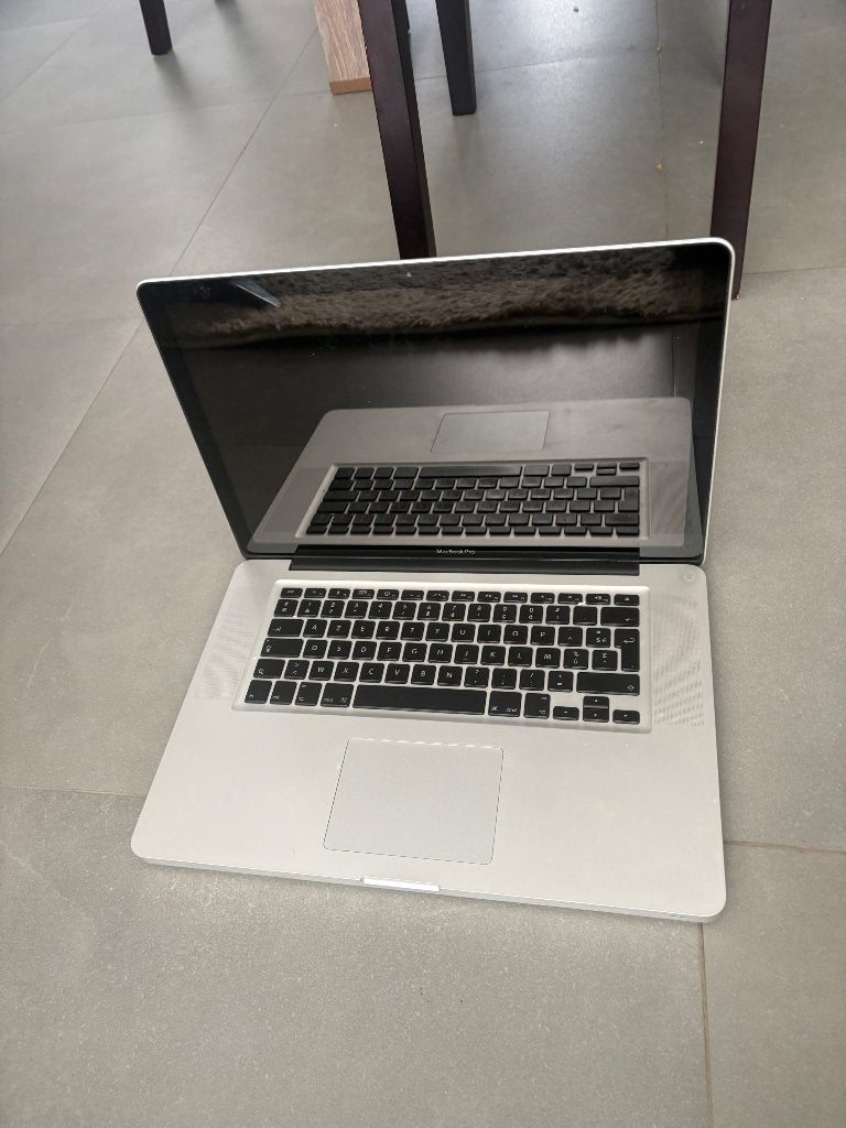MacBook pr . Zonder lader ! Is defect !!!, Ophalen, Gebruikt, MacBook
