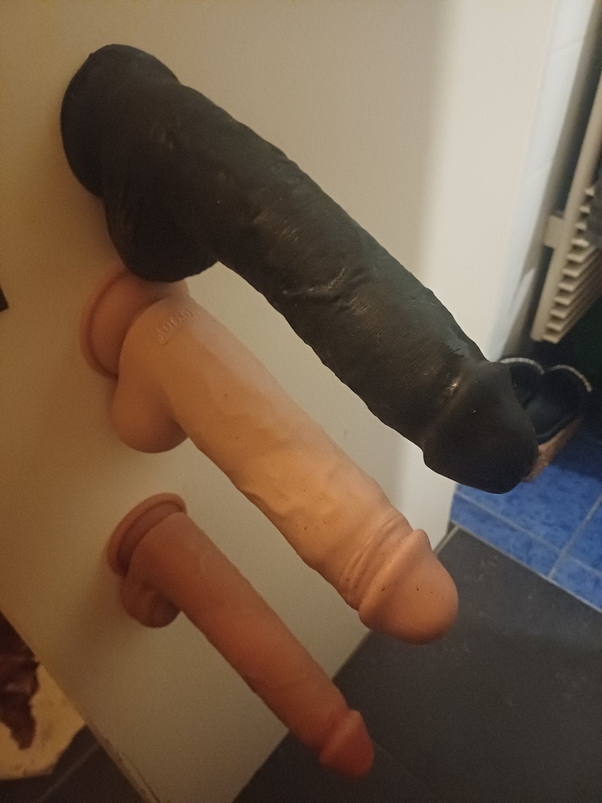 big black dildo, Ophalen