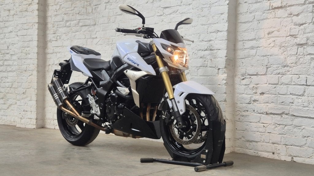 Suzuki GSR 750 GSR750 freegun Topstaat @motomobilia, Motoren, 750 cc, Sportuitlaat, Occasion, 4 cilinders