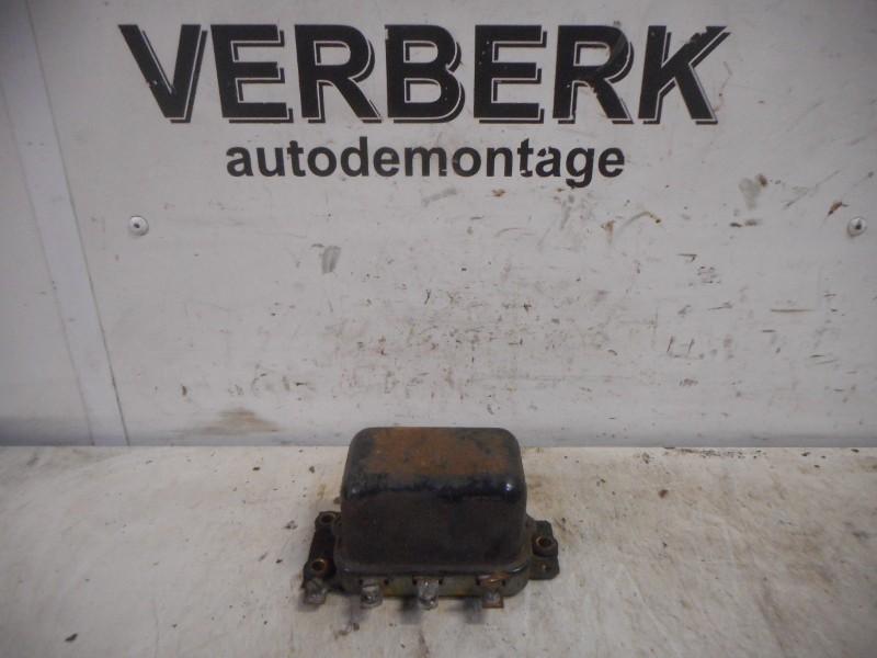 DIVERS RELAIS Mercedes-Benz Ponton (W105) (01-1957/-), Utilisé, Mercedes-Benz