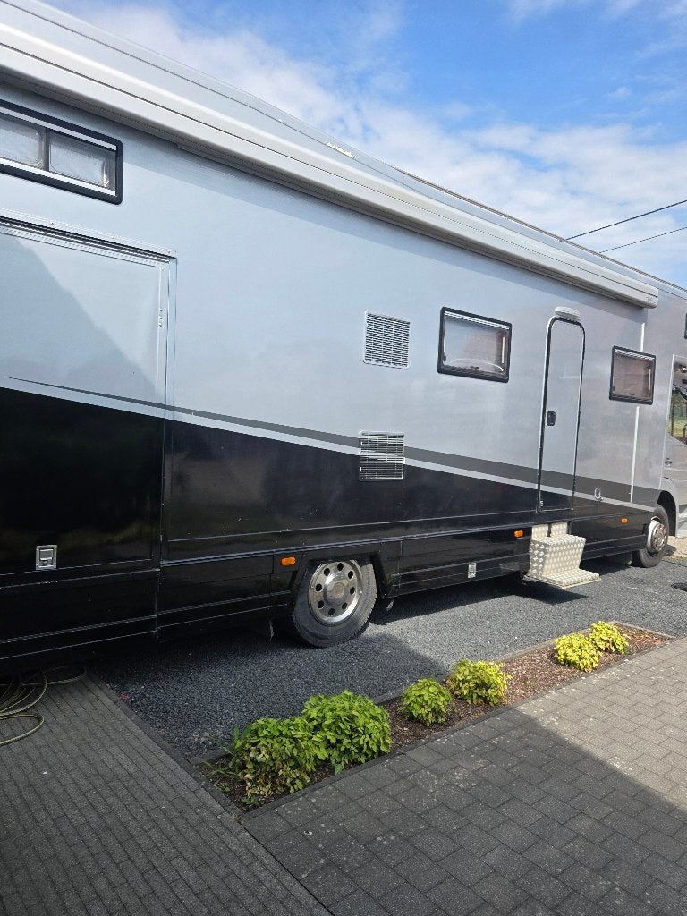 Mercedes mobilhome, Caravanes & Camping, Camping-cars, 8 mètres et plus, 10 mètres et plus, Toilette à cassette, Boîte manuelle