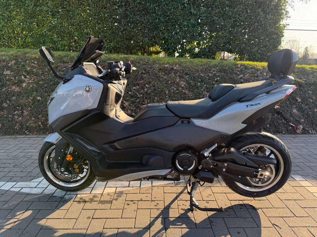 Yamaha TMAX 560 Tech MAX 01/2026 Akrapovic Malossi garantie, Nieuw, 562 cc, Particulier, Minimaal motorrijbewijs A2