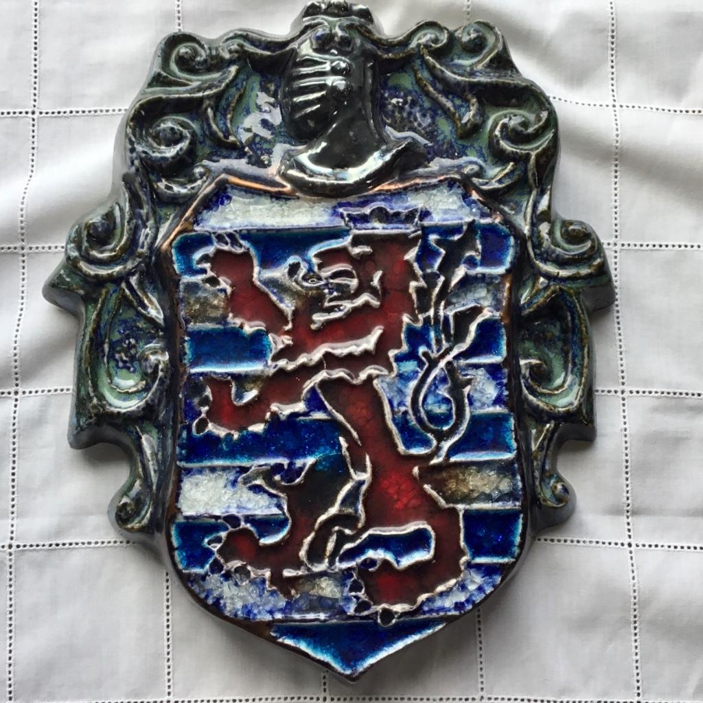 decoratief zandstenen wapenschild gemaakt door Roger Guérin, Ophalen of Verzenden