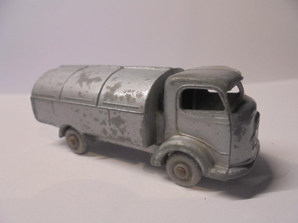 KARRIER WEIGERT luciferdoosje, Hobby en Vrije tijd, Modelauto's | 1:87, Ophalen of Verzenden, Gebruikt, Bus of Vrachtwagen, Matchbox