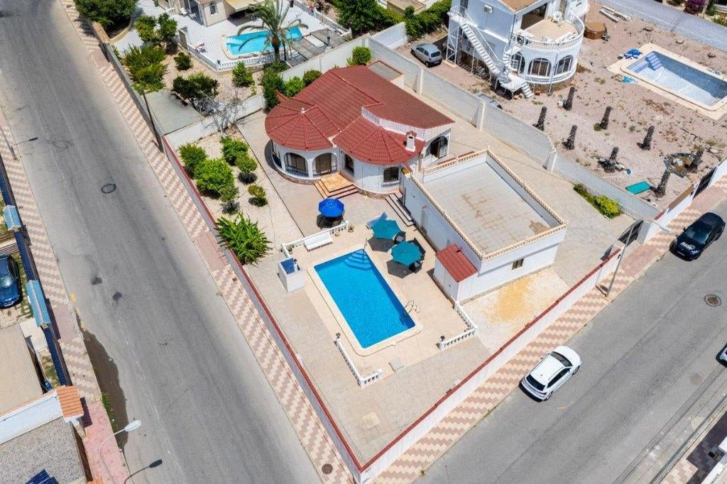 Prachtige villa met privézwembad in Torrevieja, Spanje, Woonhuis, 3 kamers, Stad