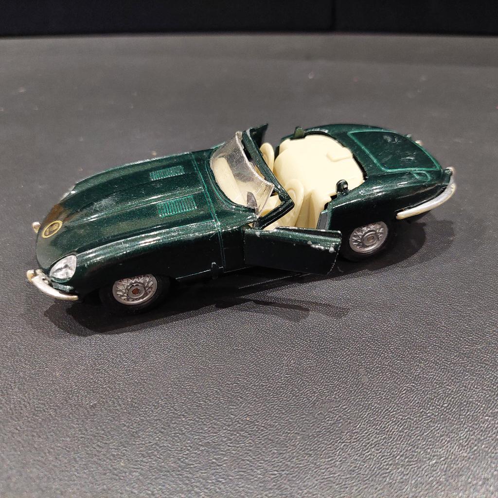 Jaguar E cabriolet - Maisto 1/38e, Ophalen of Verzenden