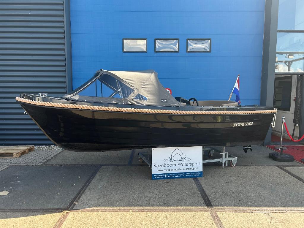 Lifestyle 530 Comfort | Suzuki 20PK Power Tilt | Als Nieuw, Watersport en Boten, Ophalen, 10 tot 30 pk, Zo goed als nieuw, 3 tot 6 meter