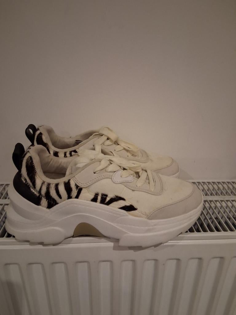 Zara schoenen, Kleding | Dames, Schoenen, Ophalen of Verzenden, Sneakers, Gedragen, Wit