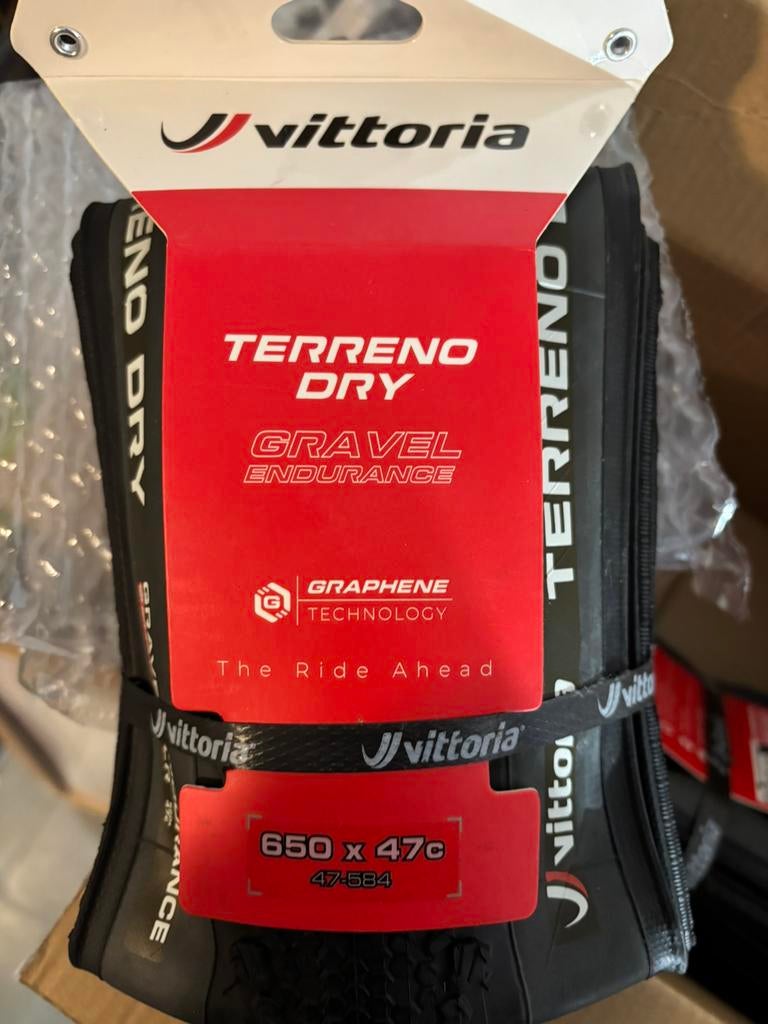 2 x Vittoria Terreno dry Gravel endurance 650 x 47c, Ophalen of Verzenden, Nieuw, Band