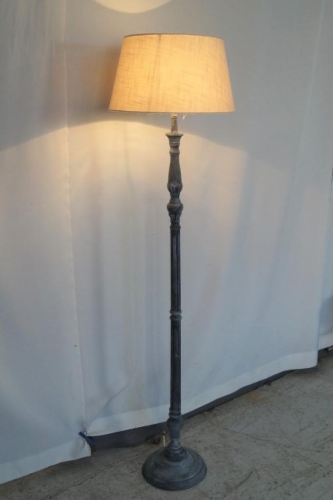 Lampe sur pied haute et robuste en bois avec abat-jour H 155, Enlèvement, Comme neuf, Bois, 150 à 200 cm