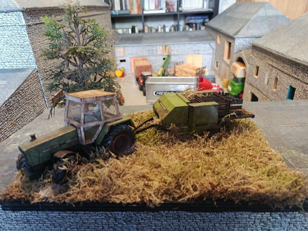 Diorama Hooiproductie 30 x 20 cm, Hobby en Vrije tijd, Modelauto's | 1:32, Gebruikt, Tractor of Landbouw, Overige merken, Ophalen of Verzenden