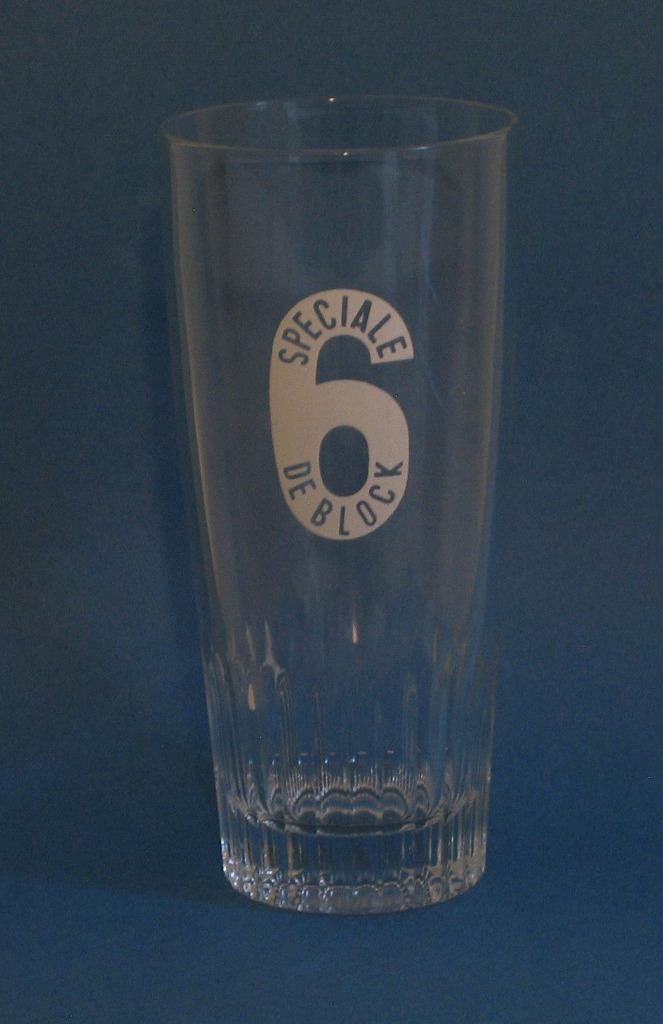 BLOC DE VERRE À BIÈRE 6 - 1061, Enlèvement