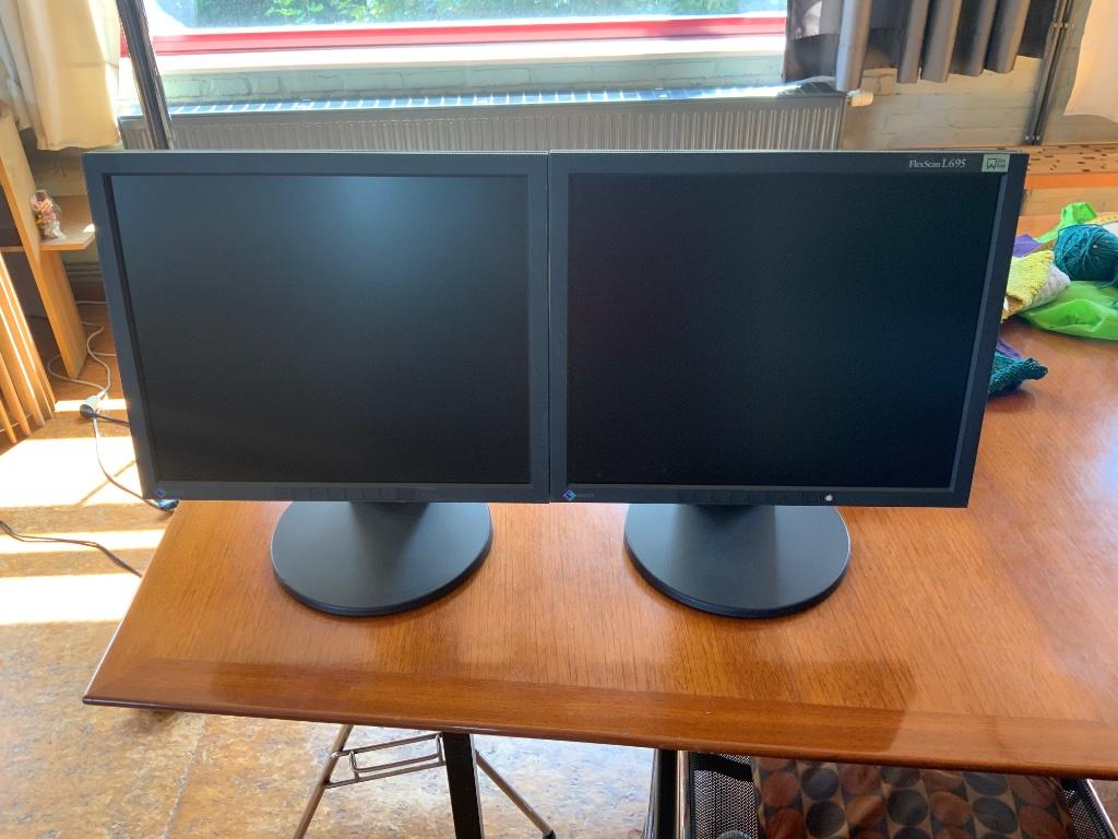 Twee Eizo computer monitors LCD 46 cm, Computers en Software, Monitoren, Ophalen, Gebruikt, 18,1, Eizo
