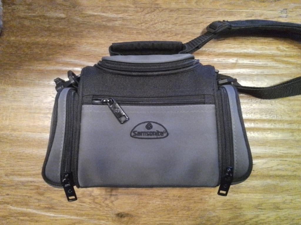 Sac caméra Samsonite, Enlèvement