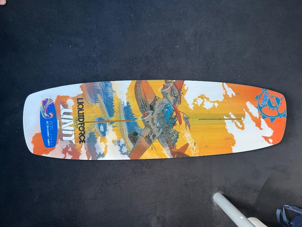 Planche de wakeboard Slingshot 140cm, Enlèvement ou Envoi, Utilisé