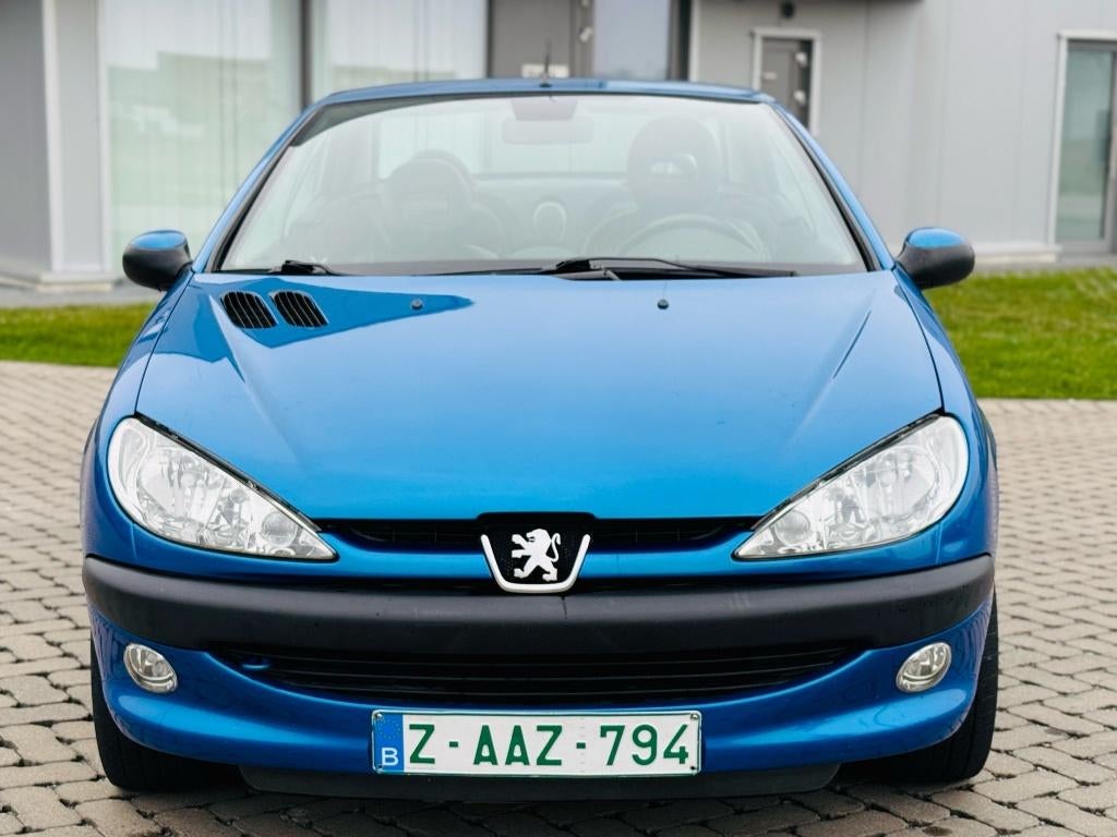Peugeot 206 km: 190.120 Bj: 2002, Auto's, Voorwielaandrijving, 4 zetels, Zwart, Blauw