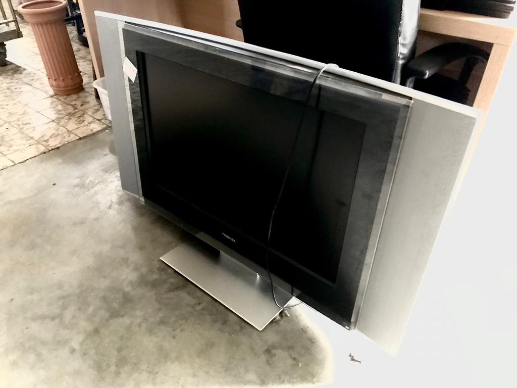 Toshiba 32WL36P LCD TV met Soundbar – €125, Toshiba, 50 Hz, Zo goed als nieuw, HD Ready (720p)