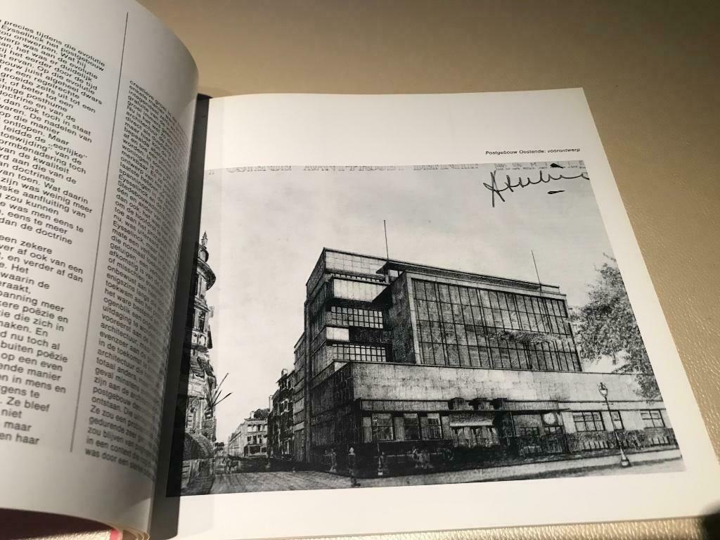 Gaston Eysselinck Mobilier Architecture 95pag, Enlèvement ou Envoi, Comme neuf, Architectes