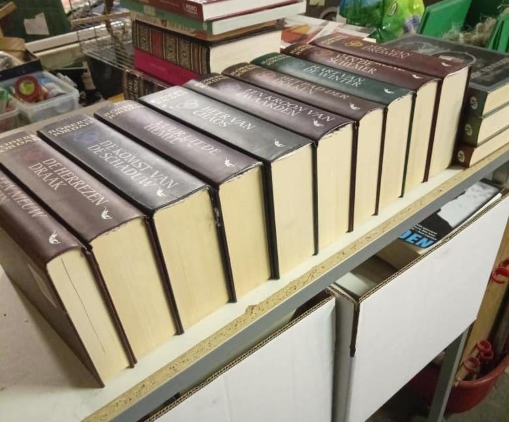 keuze uit  boeken Het Rad des Tijds, Verzenden, Zo goed als nieuw