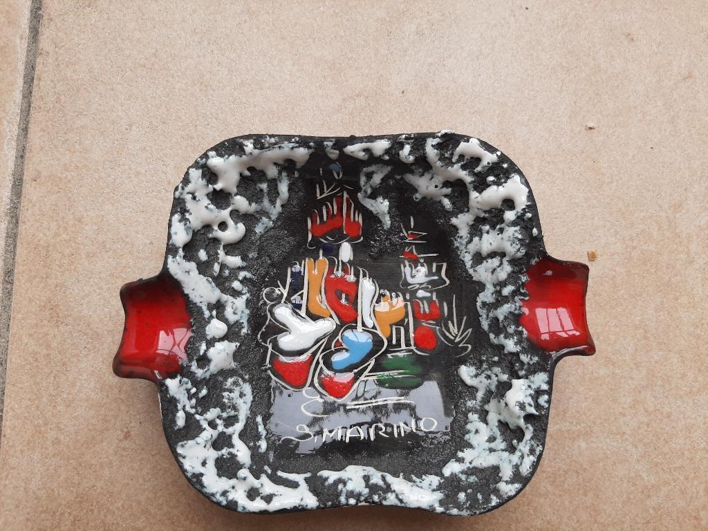 Asbakje/schaaltje uit San Marino, Antiquités & Art, Antiquités | Céramique & Poterie, Enlèvement ou Envoi
