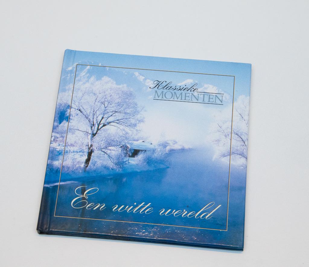 CD Klassieke Momenten – Een witte wereld – Nieuwstaat, Ophalen of Verzenden, Nieuw in verpakking
