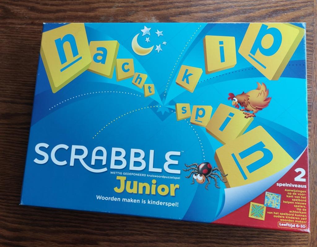 scrabble junior, Een of twee spelers, Ophalen of Verzenden, Zo goed als nieuw