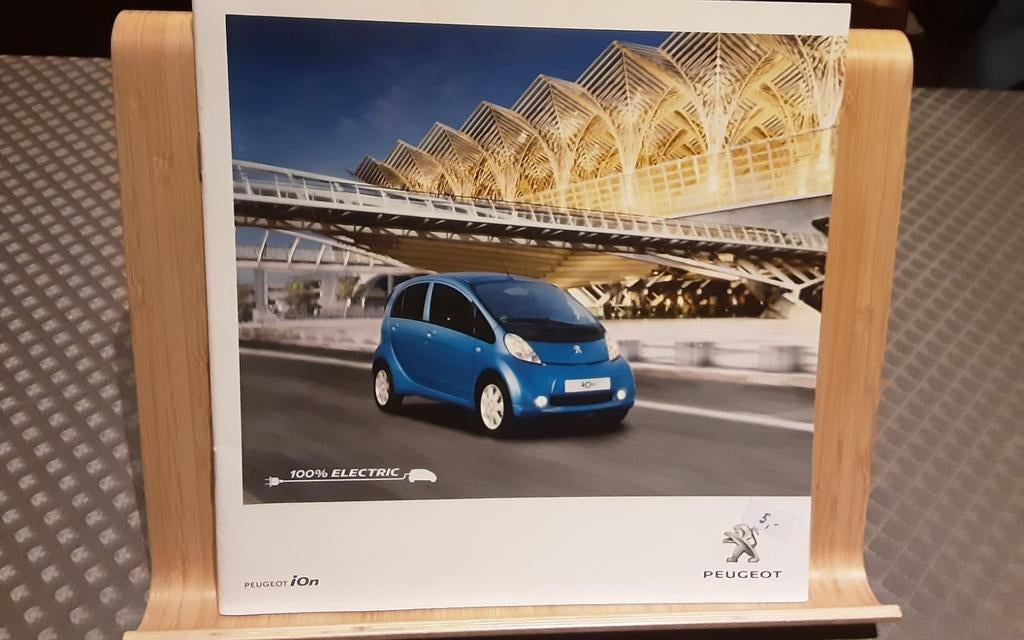 PEUGEOT ion brochure, Boeken, Ophalen of Verzenden, Zo goed als nieuw, Peugeot