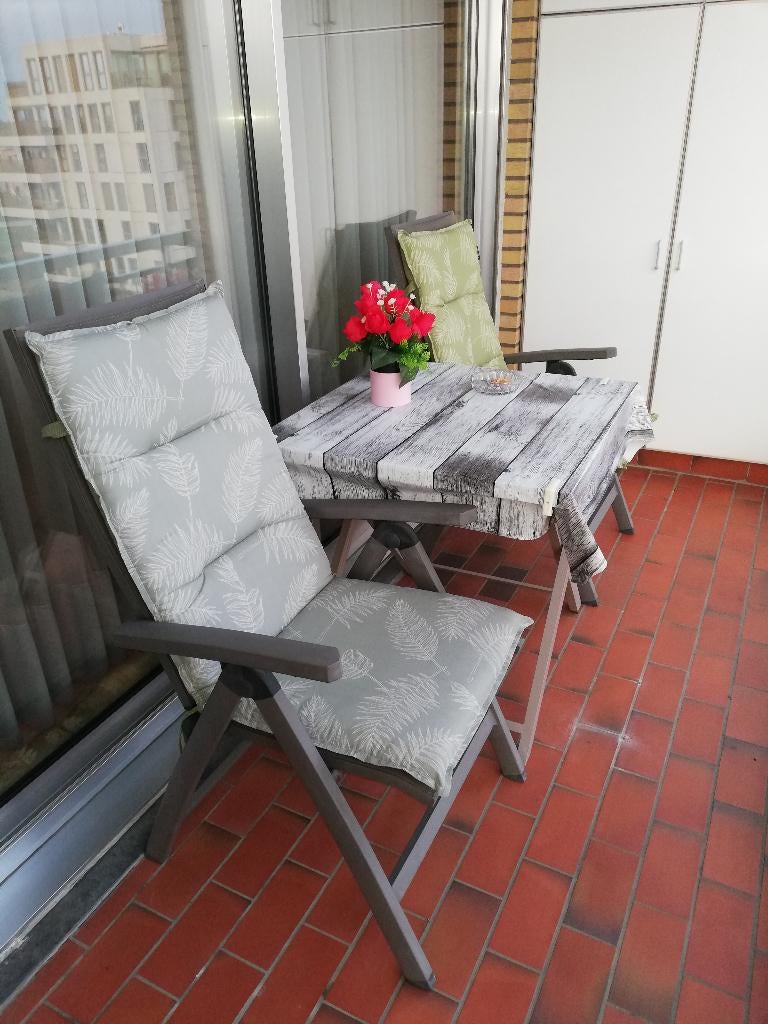 terrastafeltje met 2 tuinstoelen + bijhorende kussens, Tuin en Terras, Kunststof, Gebruikt, Tuinset, Eettafel