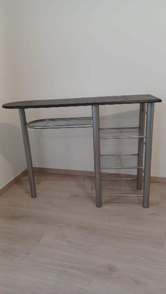Smal tafeltje met legplanken onder, Ophalen, Overige materialen, Gebruikt, 100 tot 150 cm