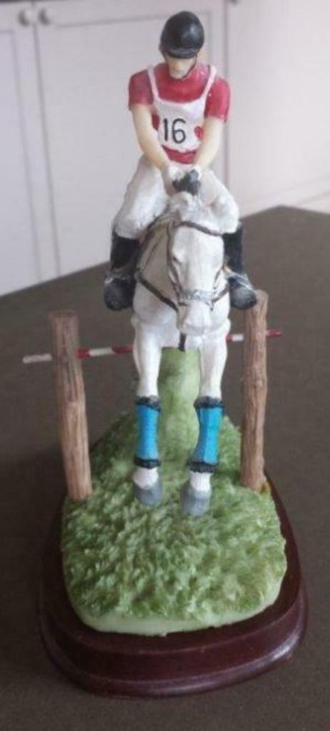 man met  paard , stenen beeldje, Enlèvement ou Envoi, Comme neuf