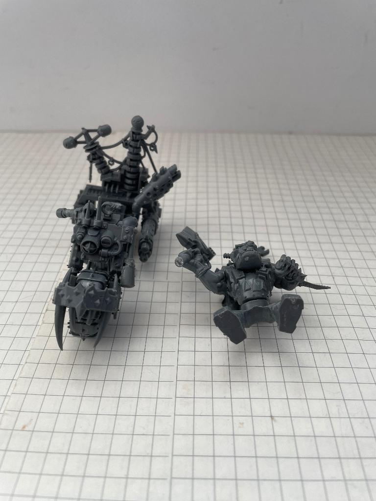 Ork Gros Mek champ de force kustom sur moto de guerre W40K, Peint, Enlèvement ou Envoi, Figurine(s), Warhammer 40000