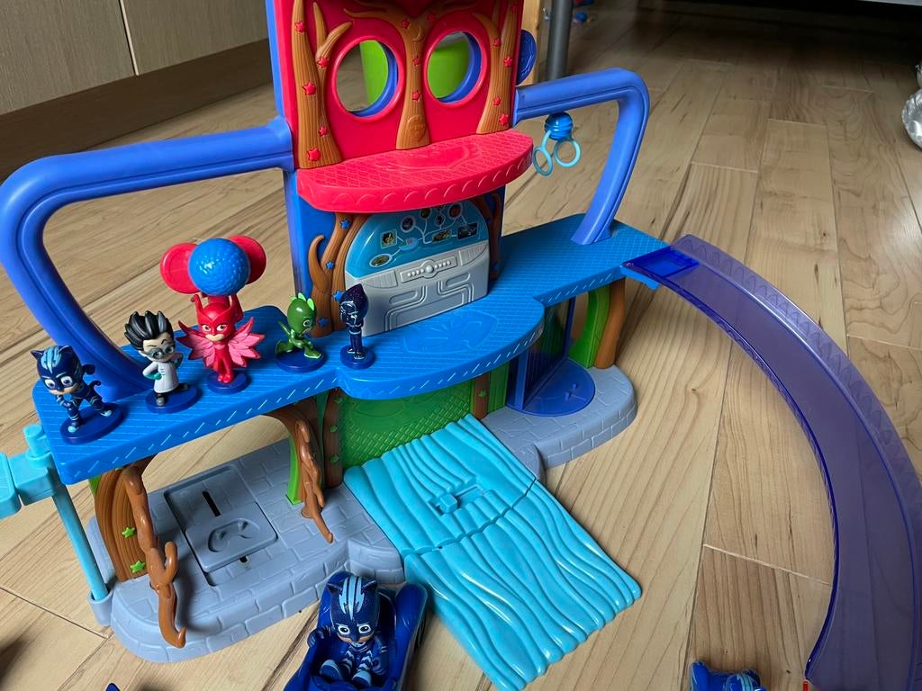 Hoofdkwartier pyjama helden pj masks, Kinderen en Baby's, Ophalen of Verzenden, Zo goed als nieuw