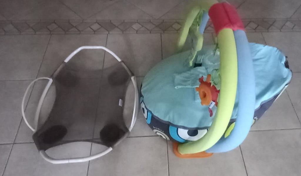 Doomoo seat babyzitje + Seat Swing + speelboog, Ophalen of Verzenden, Gebruikt, Met gordel(s) of riempje(s)