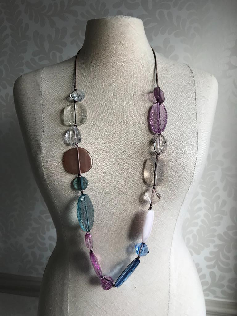 Collier de perles multicolores, Bijoux, Sacs & Beauté, Colliers, Enlèvement ou Envoi, Utilisé, Autres couleurs, Synthétique