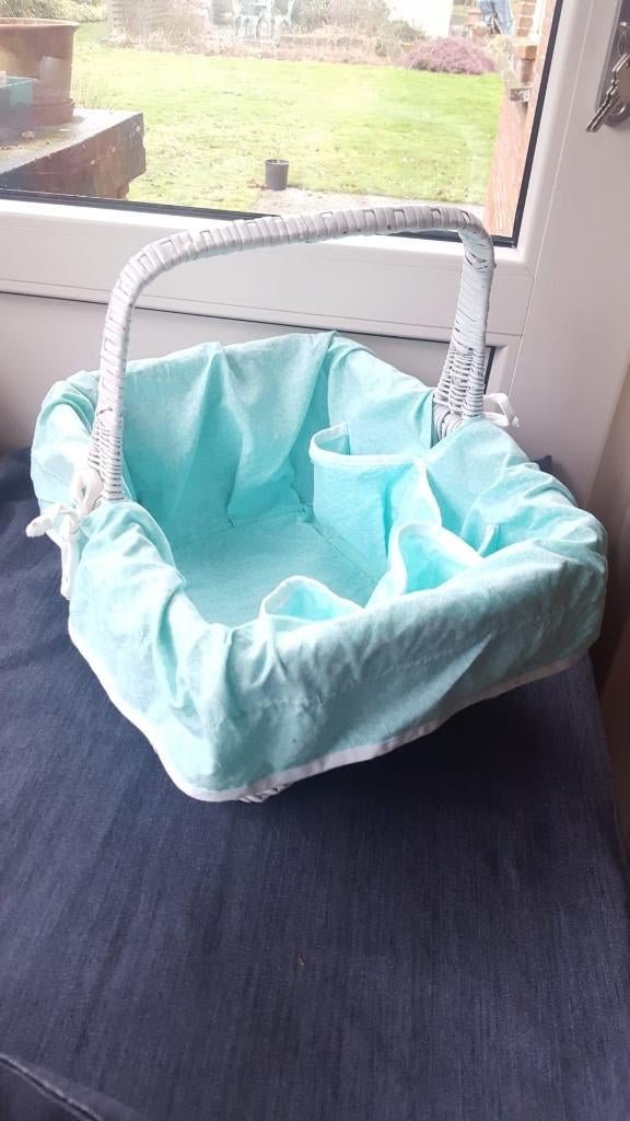 Rieten luiermand nieuw, Huis en Inrichting, Woonaccessoires | Schalen en Manden, Ophalen