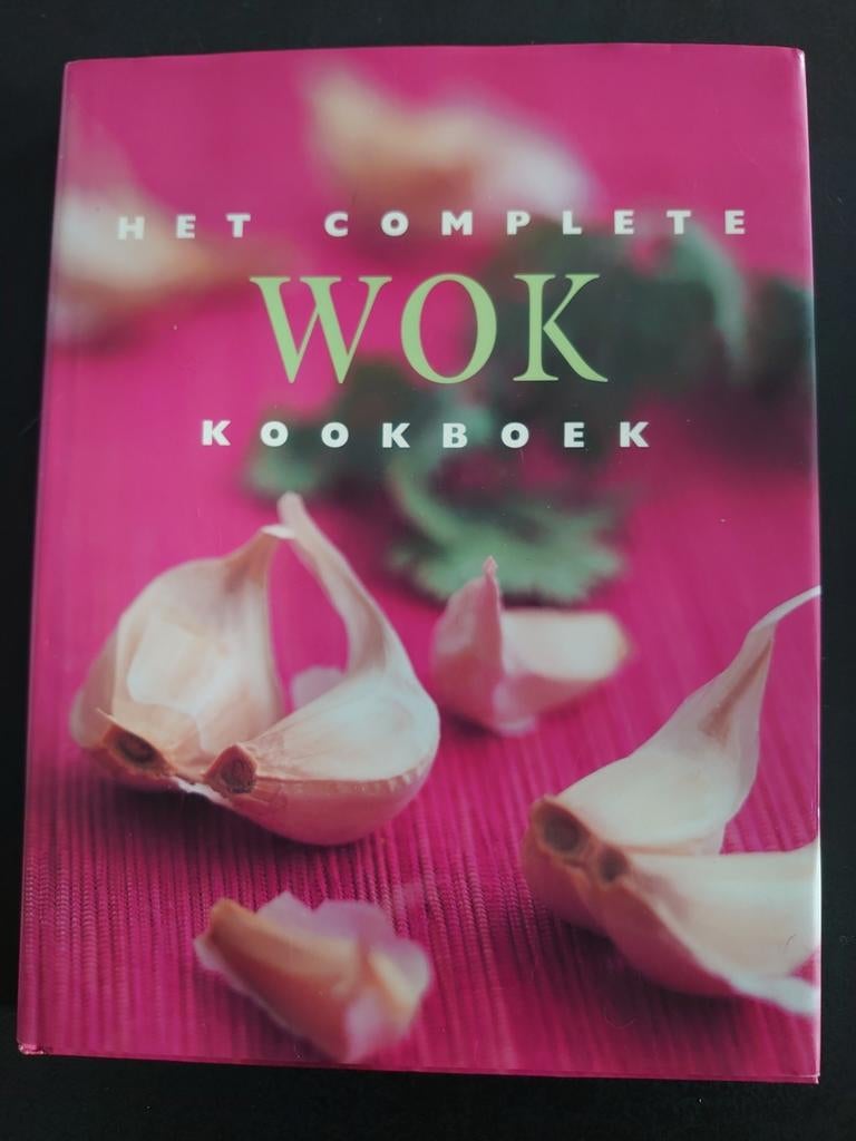 Het complete wok kookboek - De Lantaarn - Kay Scarlett, K. Scarlett, Z. Harpham, Azië en Oosters, Ophalen of Verzenden, Zo goed als nieuw