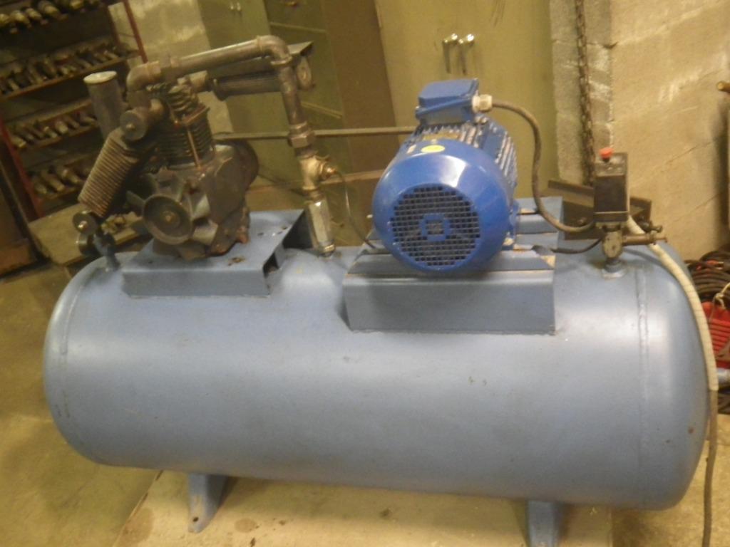 compresseur 300 l, 100 liter of meer, Ophalen, Gebruikt, 6 tot 10 bar