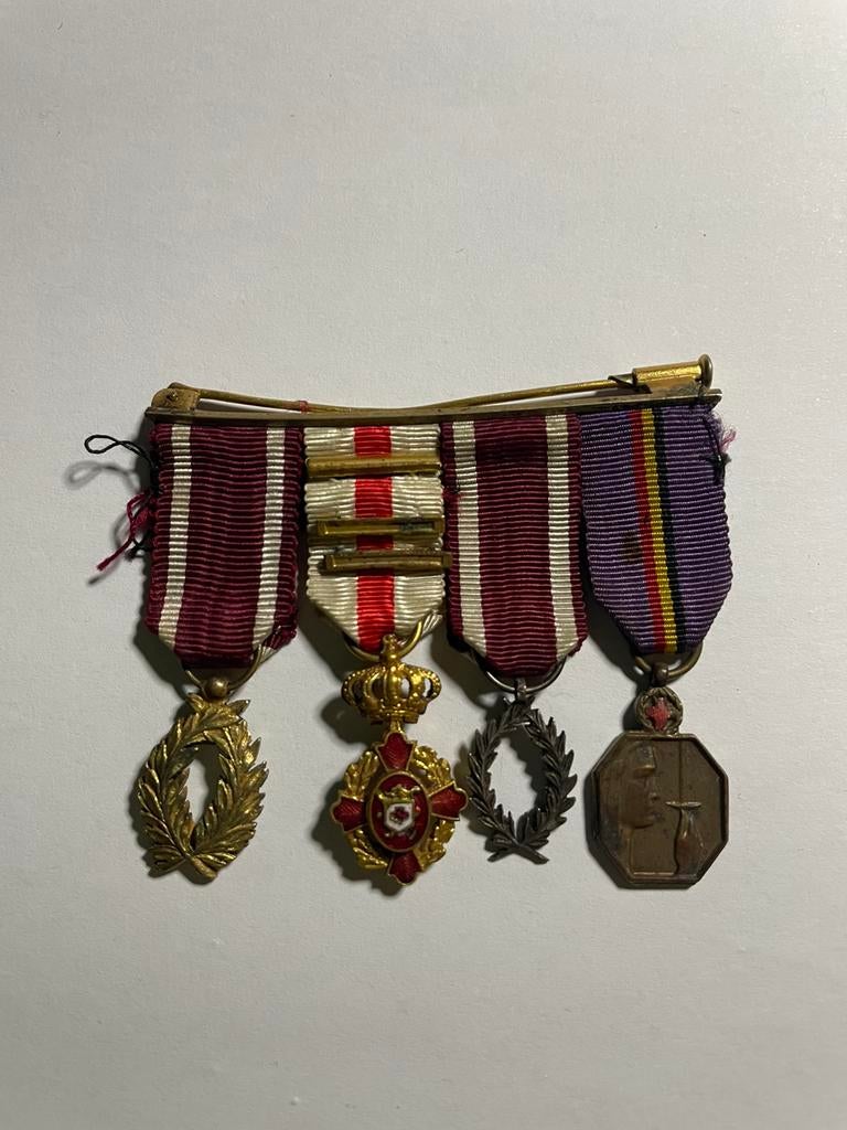 Lot 44 : Médaille, Enlèvement ou Envoi