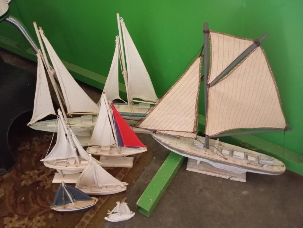 8 houten zeilboten, Verzenden, Zo goed als nieuw