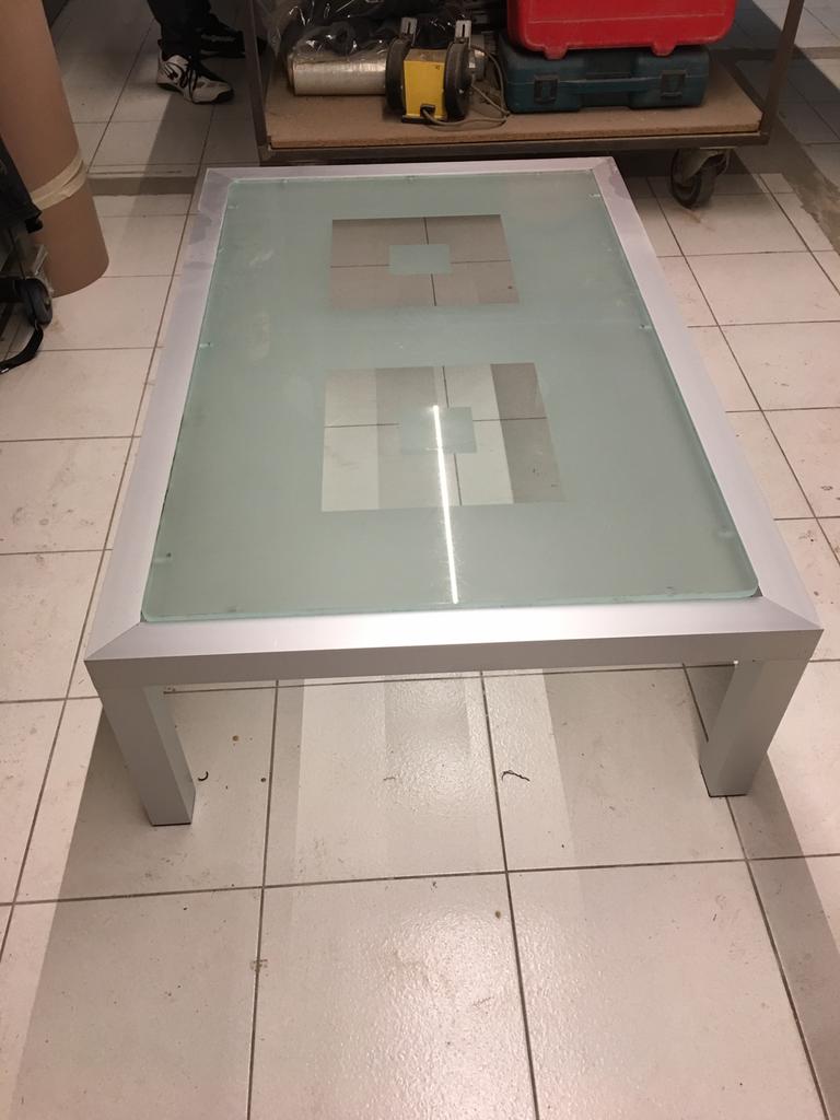 Haaltert Prachtige moderne salontafel Aluminium + Glas, Ophalen, Zo goed als nieuw, Glas