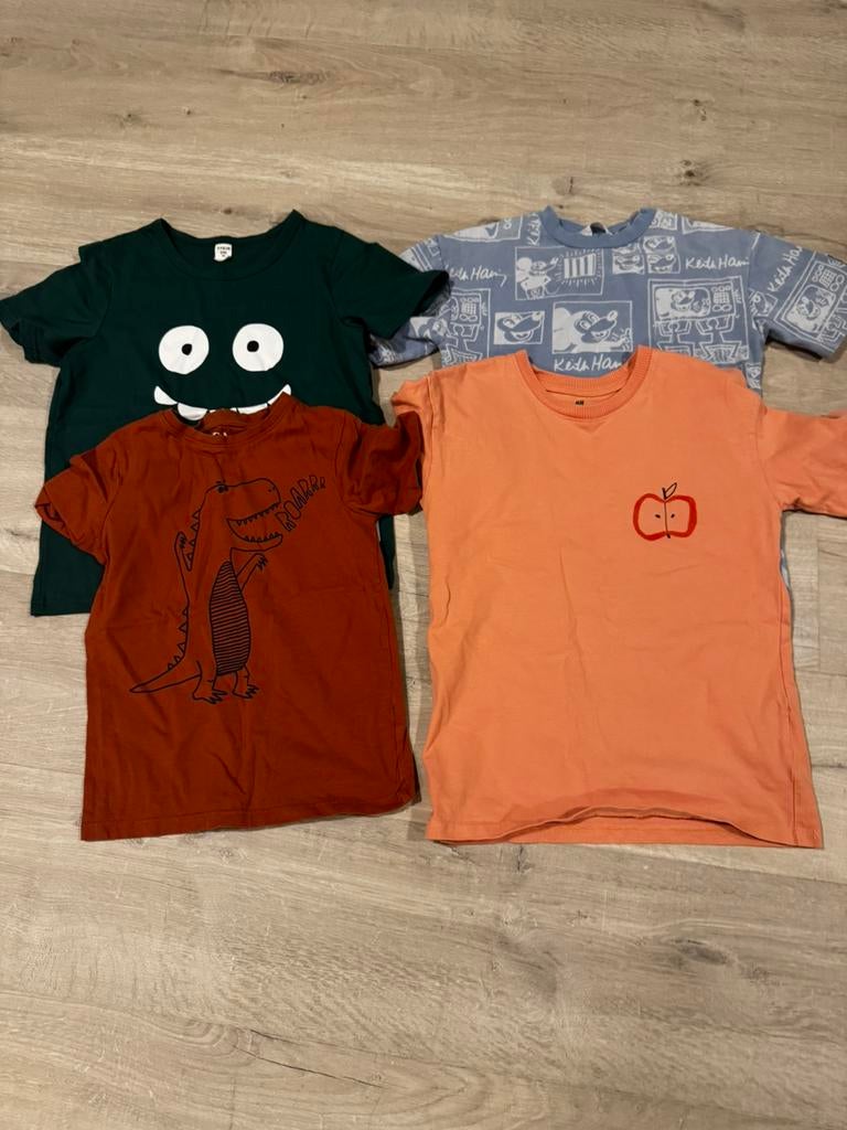 T-shirts maat 122, Ophalen, Zo goed als nieuw