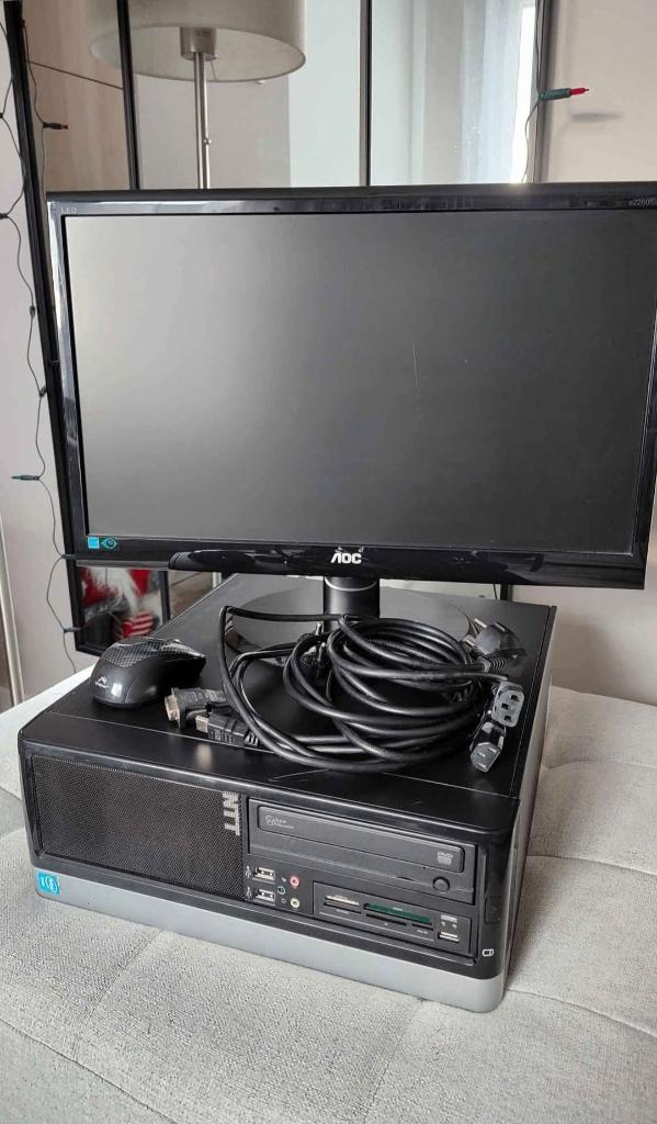 Desktop PC met FullHD monitor, Computers en Software, 8 GB, SSD, 4 Ghz of meer, Ophalen