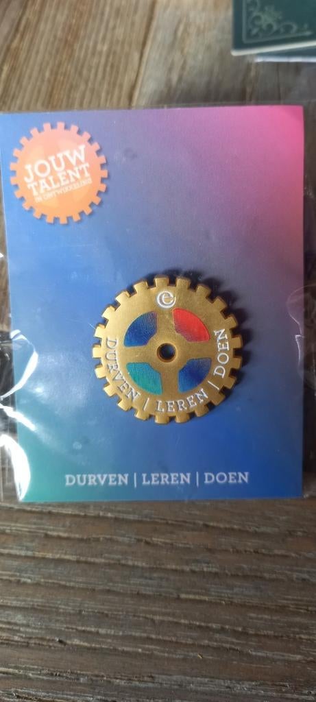 Efteling medewerkers pin leren durven doen oplage beperkt, Ophalen of Verzenden, Zo goed als nieuw