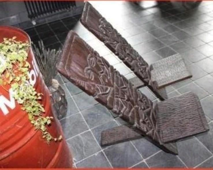 CHAISE AFRICAINE CONGOLAISE EN BOIS Canapé de collection UNI, Antiquités & Art, Enlèvement ou Envoi