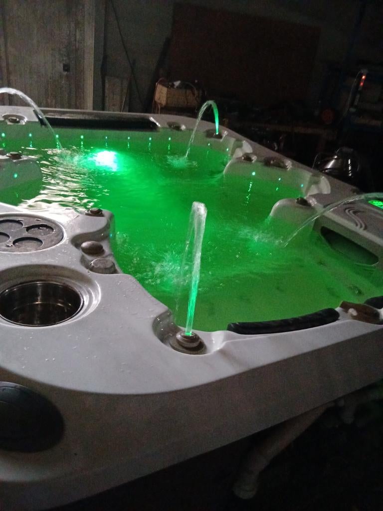 Jacuzzi livré gratuitement, Envoi